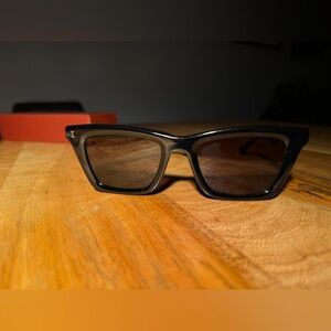 Illesteva Portugal Sunglasses in Black